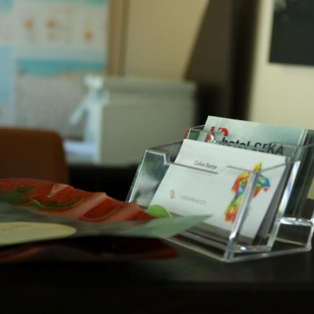 Hotel Ceka ドゥラス エクステリア 写真