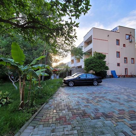 Hotel Ceka ドゥラス エクステリア 写真