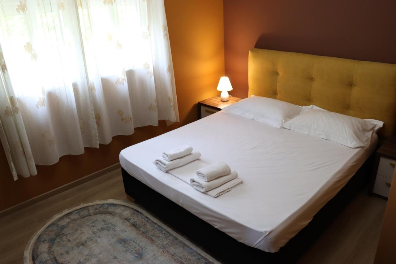Hotel Ceka ドゥラス エクステリア 写真