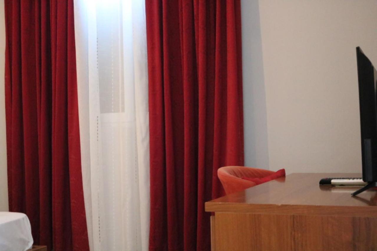 Hotel Ceka ドゥラス エクステリア 写真