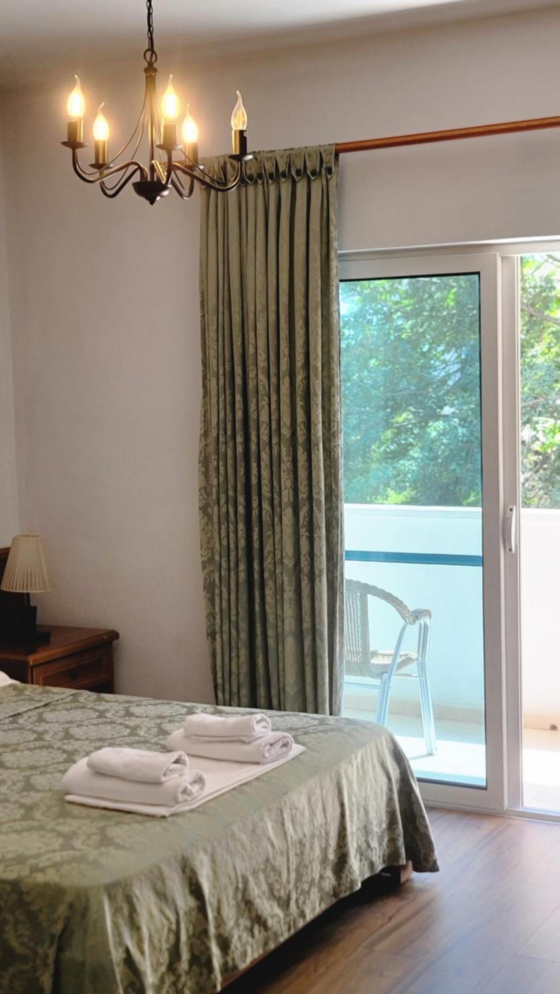 Hotel Ceka ドゥラス エクステリア 写真