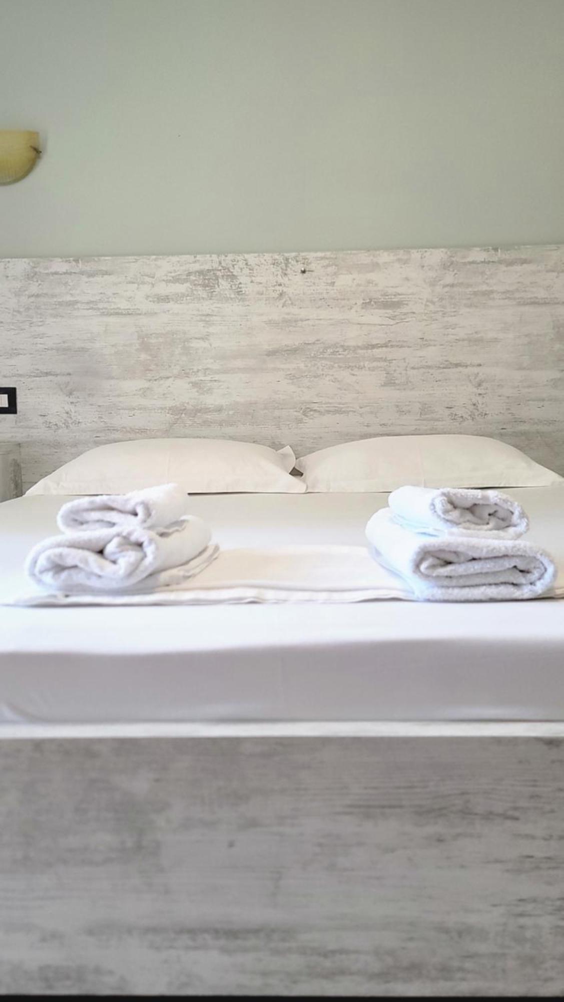 Hotel Ceka ドゥラス エクステリア 写真